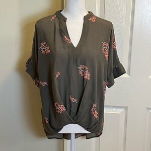 Universal Thread Floral High/Low Top